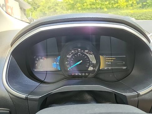 Used 2017 Ford Edge Titanium w/ Equipment Group 301A FWD image 9