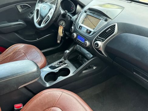 Used 2012 Hyundai Tucson FWD image 16
