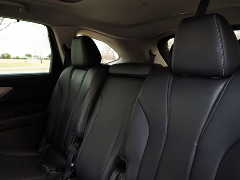 Used 2023 Acura MDX SH-AWD w/ Technology Package image 18