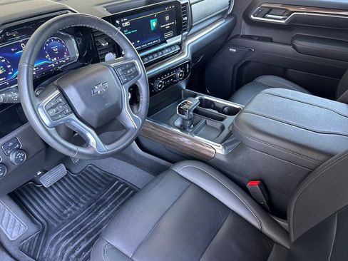 Used 2023 Chevrolet Silverado 1500 RST w/ Convenience Package II AWD/4WD image 9