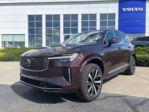 Used 2025 Volvo XC90 B5 Core w/ Climate Package AWD/4WD image 38