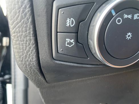 Used 2018 Ford Focus SEL image 43