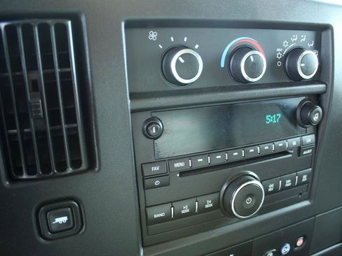 Used 2019 Chevrolet Express 3500 w/ Power Convenience Package image 22