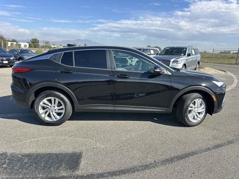 New 2025 Buick Envista Preferred image 3