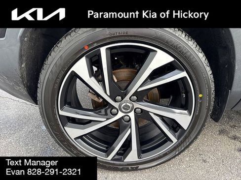 Used 2021 Volvo XC40 T5 R-Design w/ Advanced Package image 9