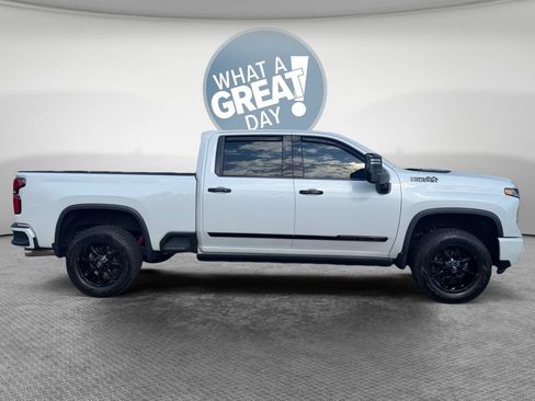 Certified 2025 Chevrolet Silverado 2500 High Country w/ Technology Package AWD/4WD image 2