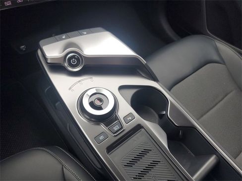 Certified 2022 Kia EV6 Light image 24