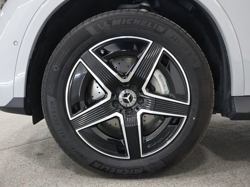Used 2025 Mercedes-Benz GLC 300 4MATIC image 5