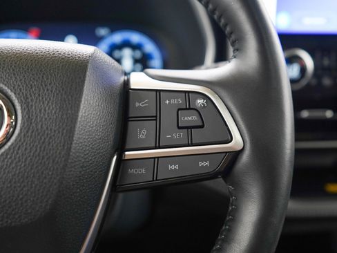 Used 2024 Toyota Highlander Limited AWD/4WD image 28