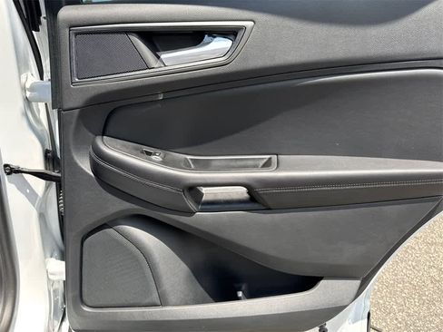 New 2024 Ford Edge SE image 15