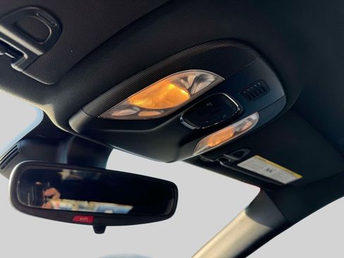 Used 2024 Jeep Compass Latitude image 30