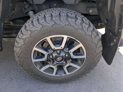 Used 2016 Toyota Tundra Limited w/ TRD Off Road Package AWD/4WD image 12
