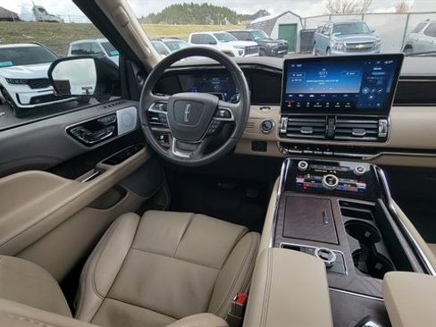 Used 2024 Lincoln Navigator L Reserve AWD/4WD image 16