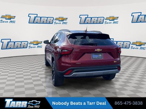 Used 2025 Chevrolet Trax LT w/ LT Convenience Package FWD image 7