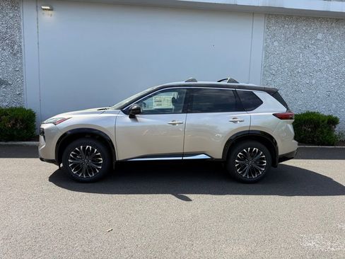 New 2026 Nissan Rogue Platinum w/ Platinum Premium Package AWD/4WD image 3