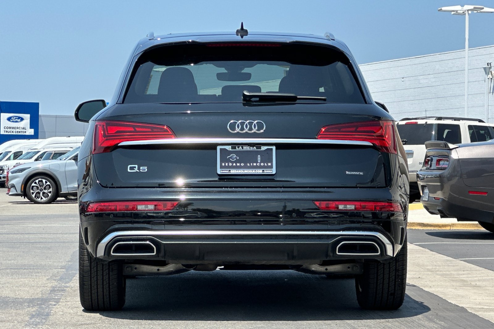 Used 2022 Audi Q5 2.0T Premium w/ Convenience Package AWD/4WD image 4