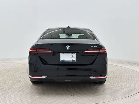Used 2025 BMW 530i RWD image 10