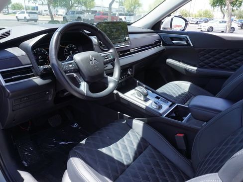 Used 2024 Mitsubishi Outlander SEL FWD image 16