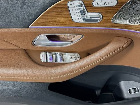 Used 2024 Mercedes-Benz GLE 350 4MATIC w/ AMG Line Exterior image 18