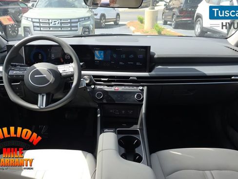 Used 2025 Hyundai Sonata SEL FWD image 25