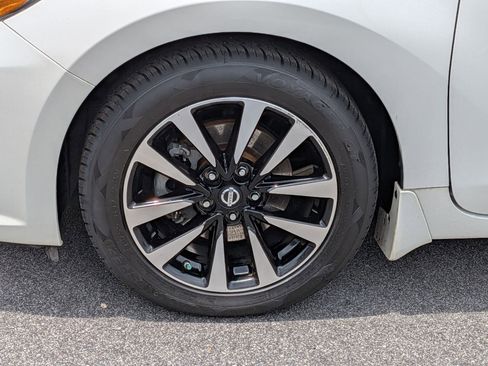 Used 2017 Nissan Altima 2.5 SV FWD image 10