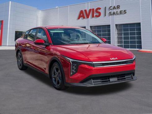 Used 2025 Kia K4 LXS image 3