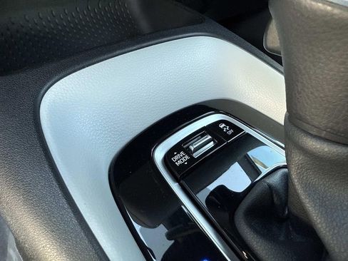 Used 2023 Toyota Corolla SE image 31