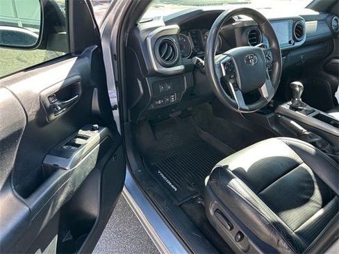 Used 2020 Toyota Tacoma Limited image 9