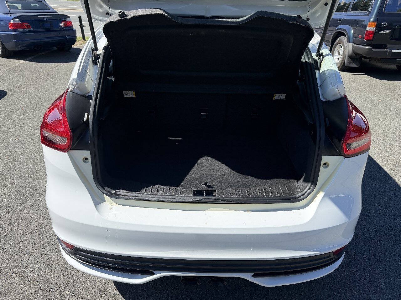 Used 2017 Ford Focus ST FWD image 12
