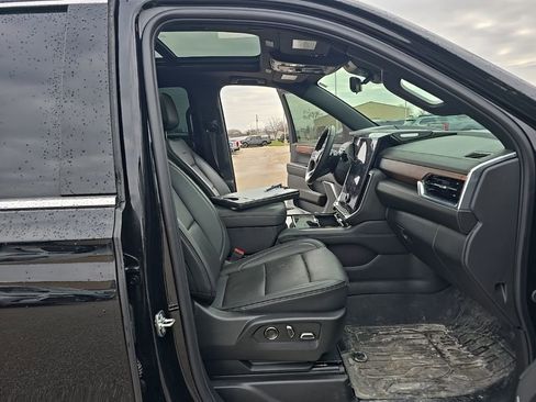Used 2025 GMC Yukon XL Denali w/ Denali Reserve Package image 20