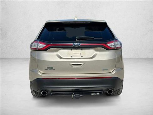Used 2018 Ford Edge SE image 6