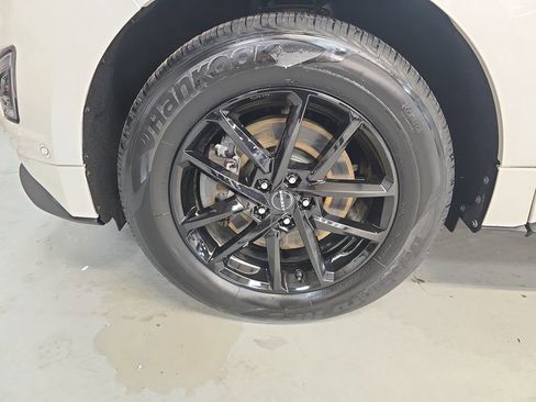 Used 2016 Ford Edge Sport w/ Equipment Group 401A image 11