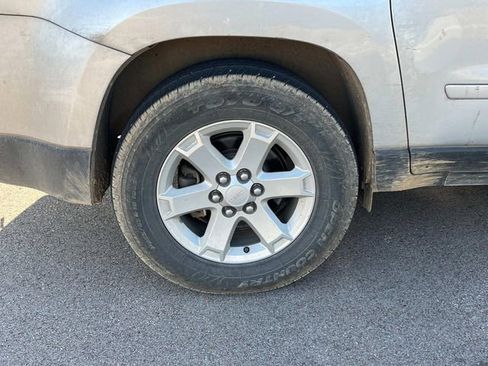 Used 2014 GMC Acadia SLE image 13