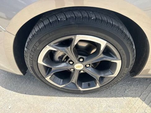 Used 2022 Chevrolet Malibu LT FWD image 25