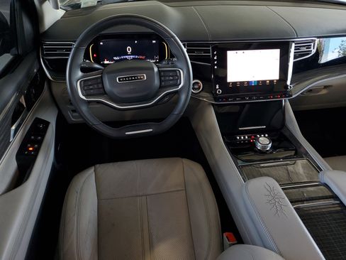 Used 2022 Jeep Wagoneer Series II w/ Premium Group I image 12