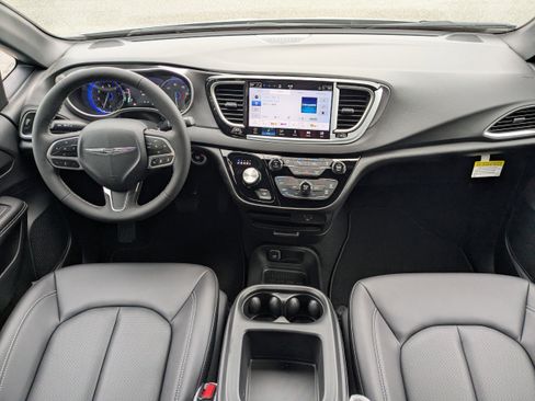New 2026 Chrysler Voyager LX FWD image 14