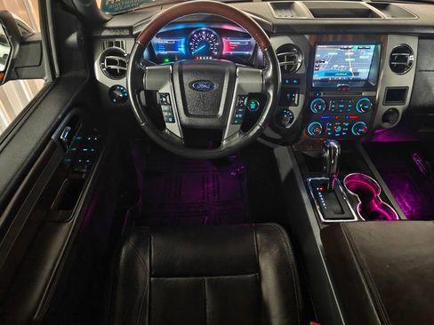 Used 2015 Ford Expedition Platinum AWD/4WD image 5