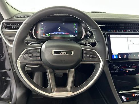 Used 2023 Jeep Grand Cherokee 30th Anniversary image 14