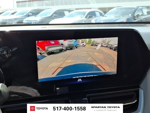 Used 2025 Chevrolet TrailBlazer LT AWD/4WD image 24