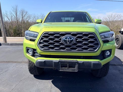 Used 2023 Toyota Tacoma TRD Off-Road w/ Black Out Package (TMS) image 5