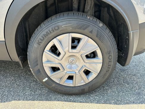 New 2026 Nissan Kicks S image 17