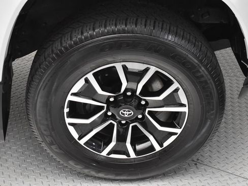 Used 2023 Toyota Tacoma TRD Sport AWD/4WD image 37