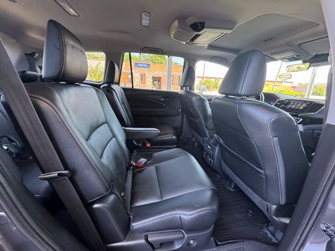 Used 2019 Honda Pilot Touring image 16