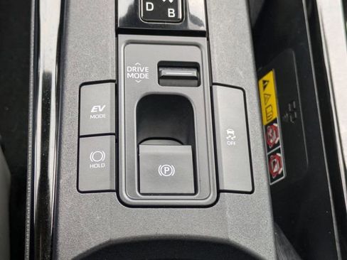 Used 2023 Toyota Prius Limited image 16