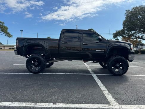 Used 2007 GMC Sierra 2500 SLT w/ Z71 Off-Road Package image 5