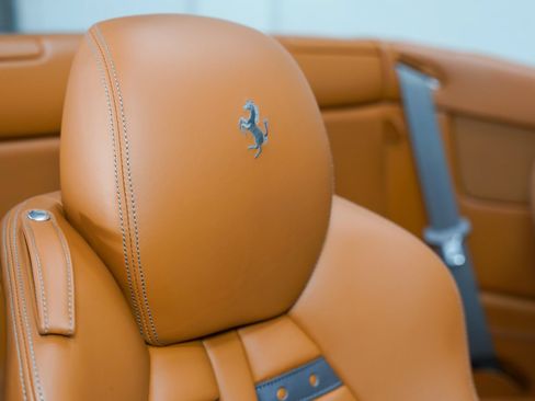 Used 2014 Ferrari California RWD image 29