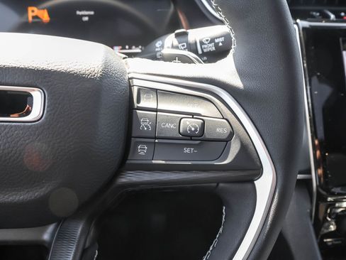 New 2025 Jeep Grand Cherokee Altitude image 26