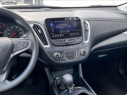 Used 2025 Chevrolet Malibu LT image 6