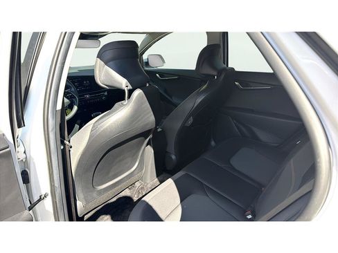 Used 2025 Kia Niro LX FWD image 13