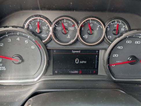 Used 2021 Chevrolet Tahoe LT w/ Luxury Package image 11